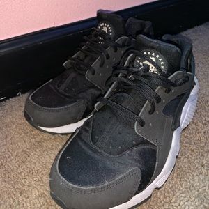 Nike Air Huraches / Size 9 Women’s Black